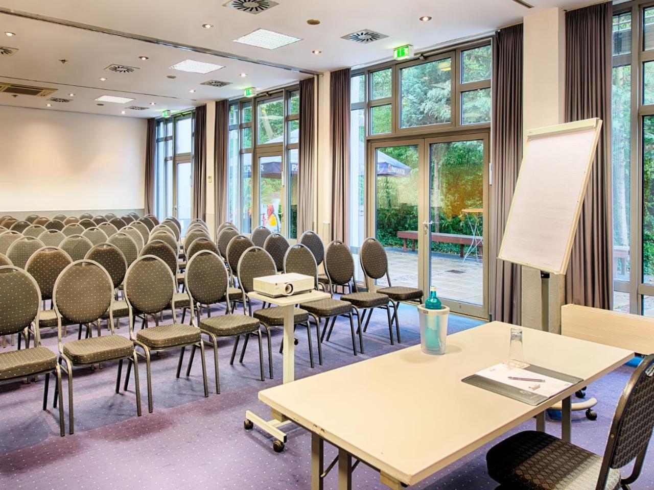 Achat Hotel Stuttgart Airport Messe מראה חיצוני תמונה